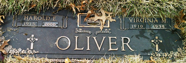 Headstone of Harold Earl Oliver 1915 - 2000