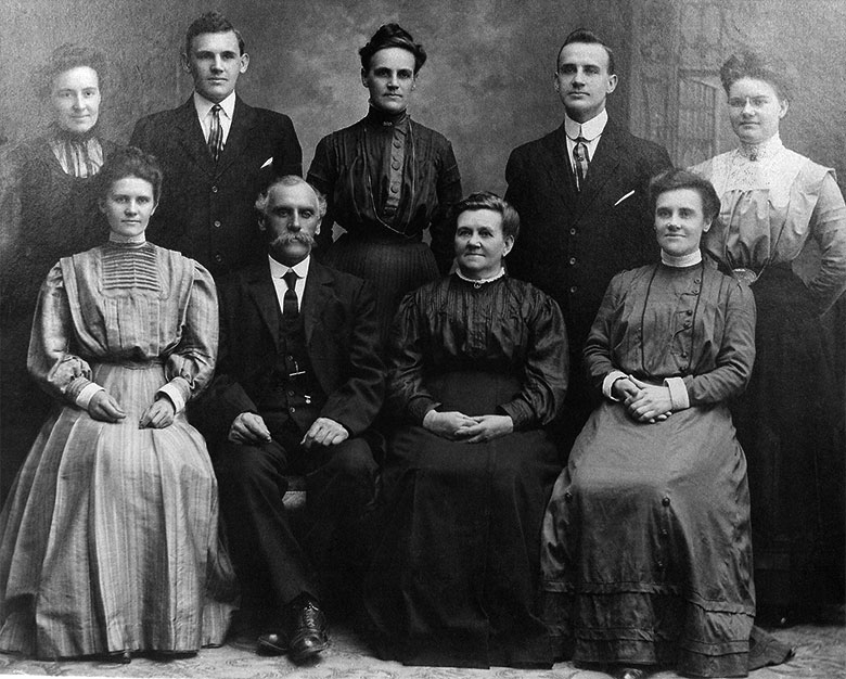 William Ambrose Weller and family, circa 1905
